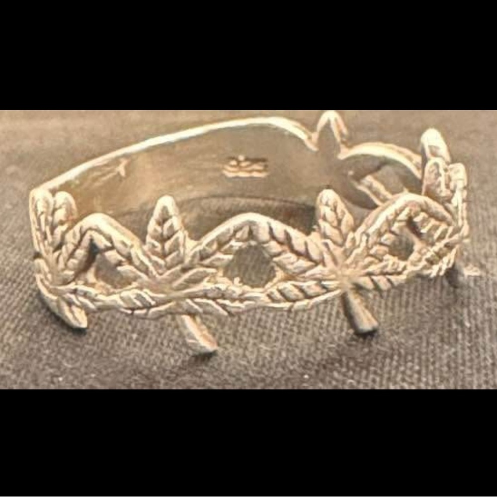 Sterling Silver 925 Herb Leaf Design Ring Size 8 EUC